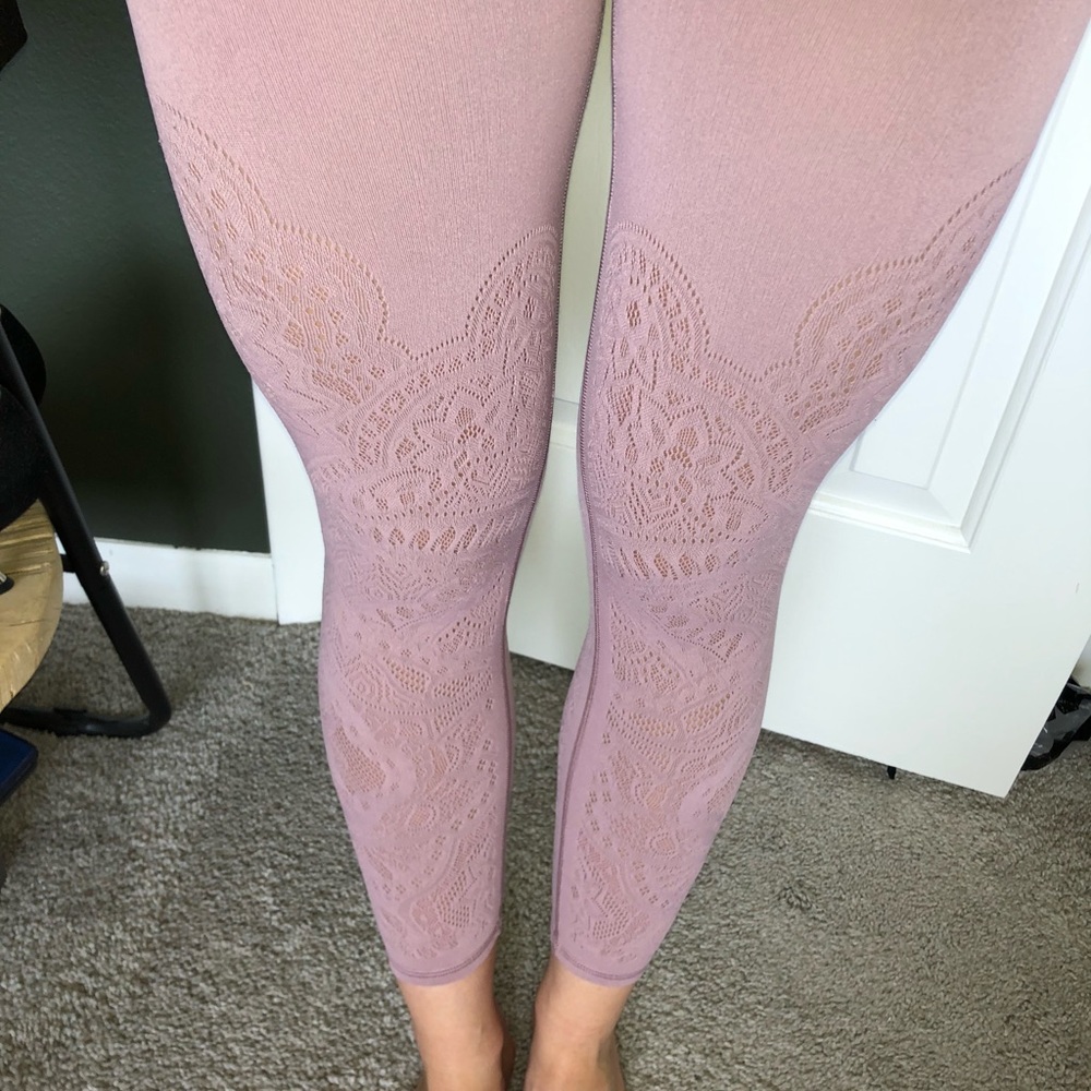 PERFECT CONDITION Lululemon lace leggings